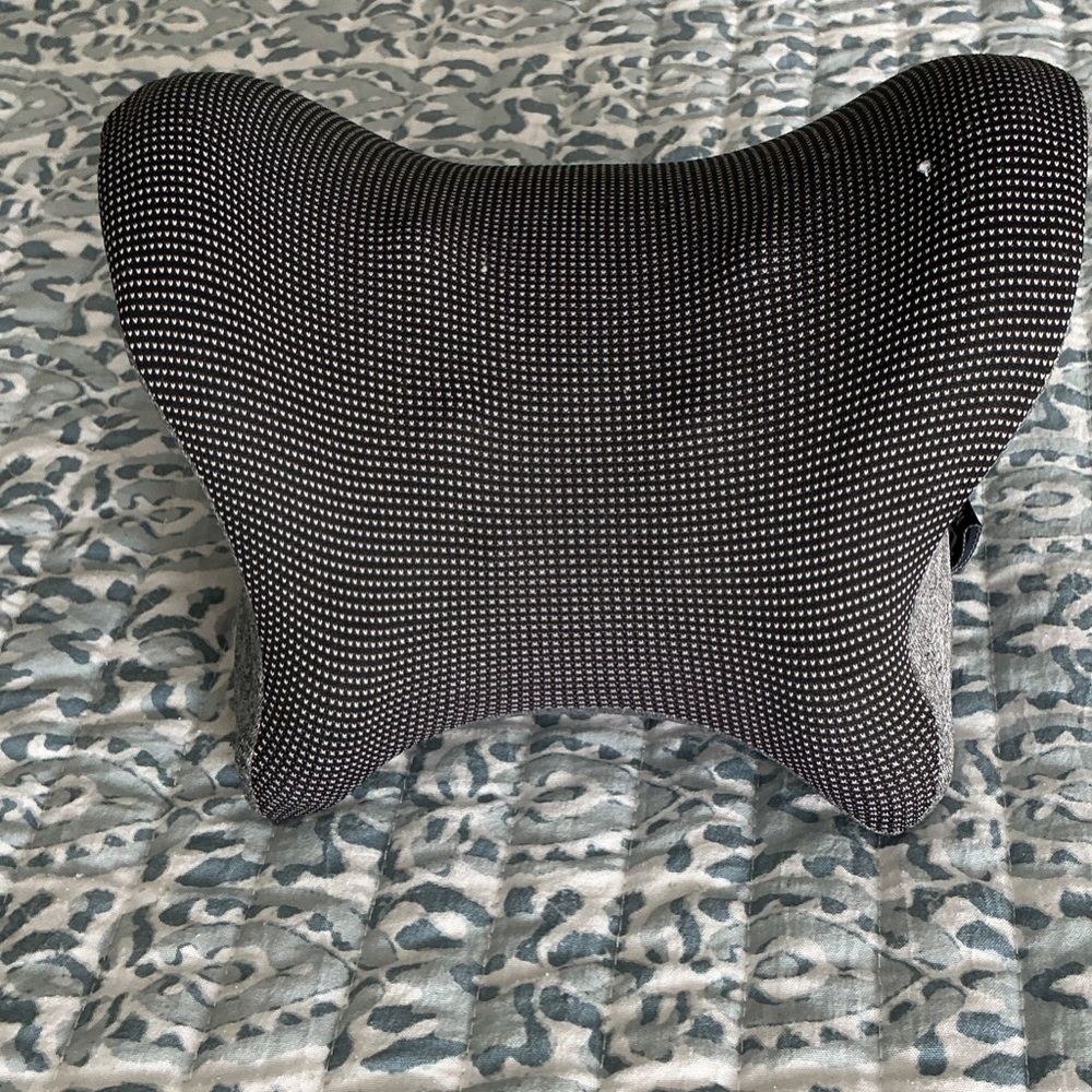 Neck pillow